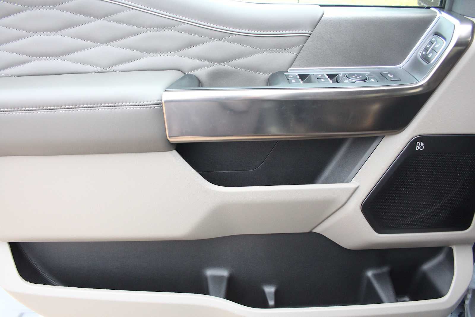 2026 Ford Super Duty F-350 SRW Platinum