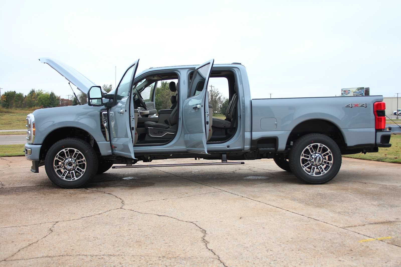 2026 Ford Super Duty F-350 SRW Platinum