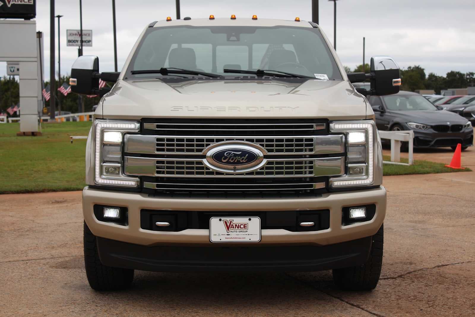 2017 Ford Super Duty F-350 SRW Pickup Platinum