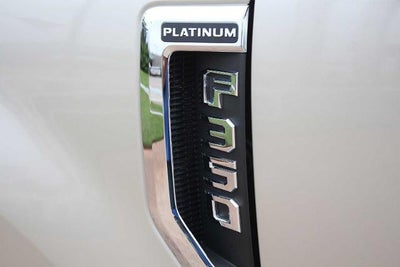 2017 Ford Super Duty F-350 SRW Pickup Platinum