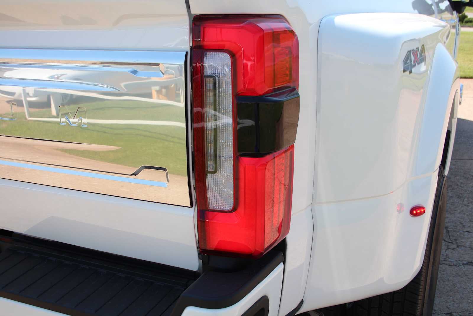 2026 Ford Super Duty F-350 DRW Pickup Platinum