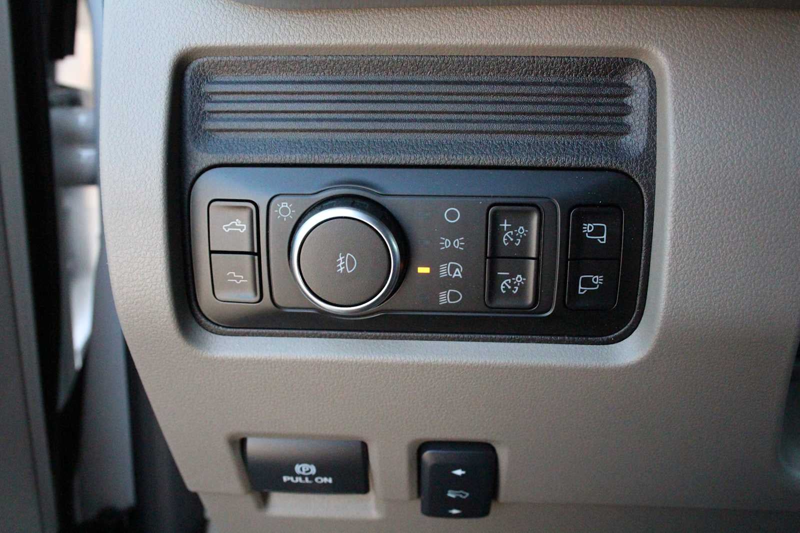 2026 Ford Super Duty F-350 DRW Pickup Platinum
