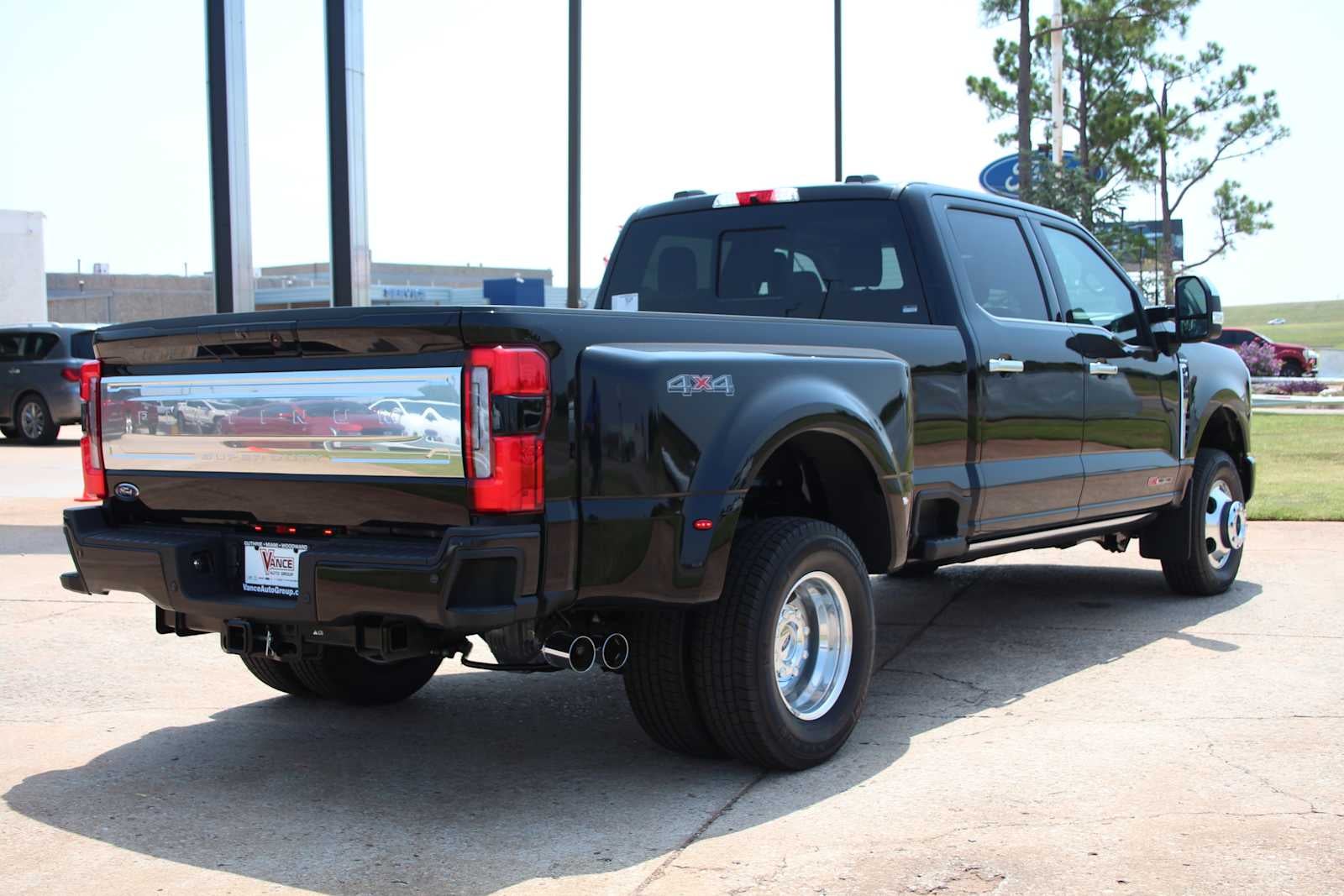 2026 Ford Super Duty F-350 DRW Pickup Platinum
