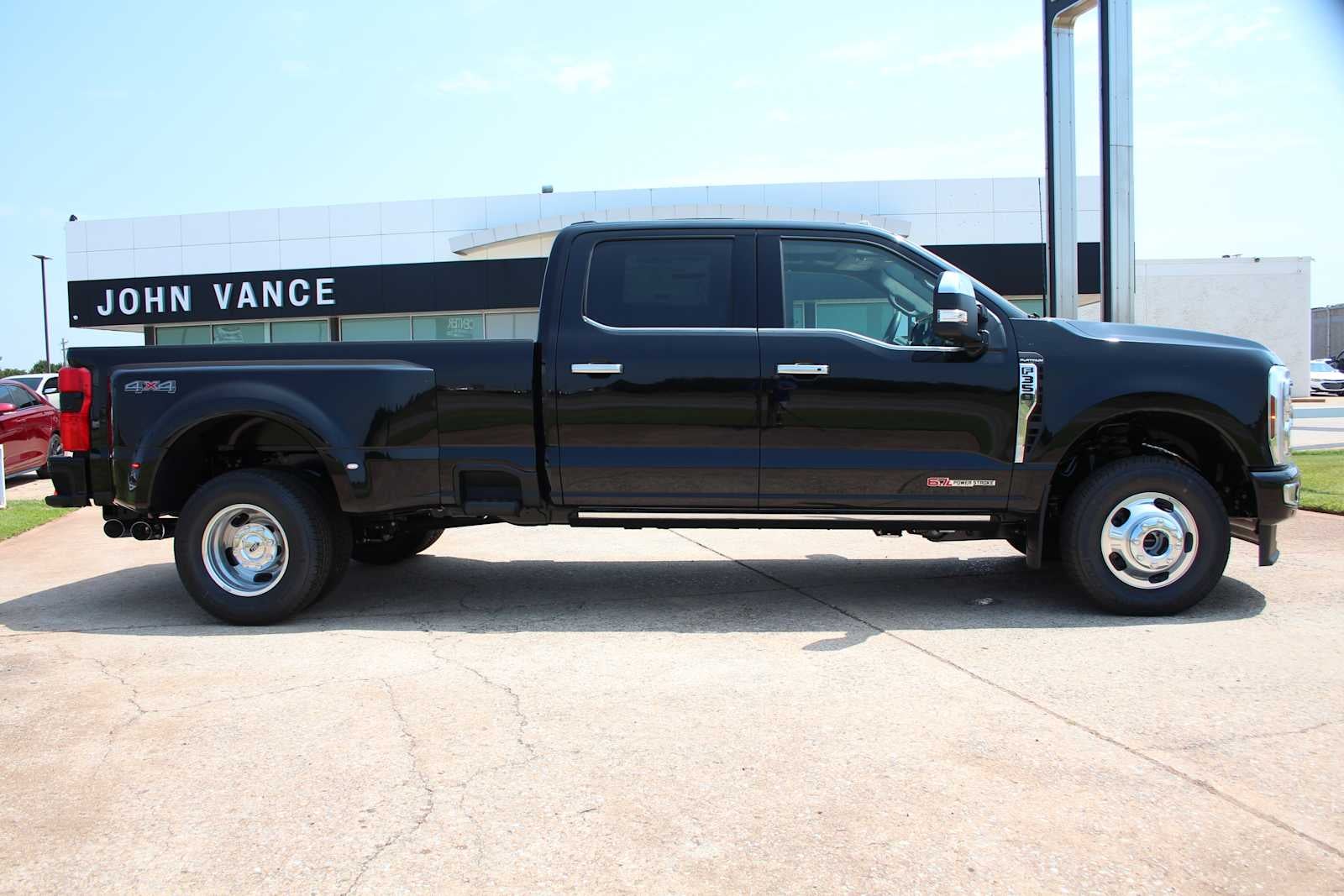 2026 Ford Super Duty F-350 DRW Pickup Platinum