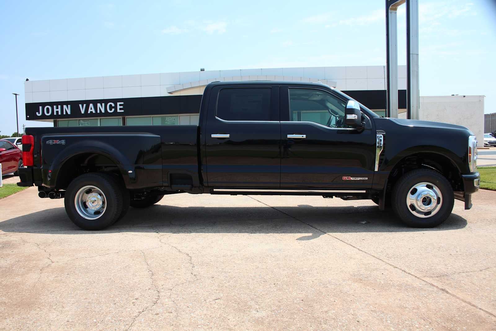 2026 Ford Super Duty F-350 DRW Pickup Platinum