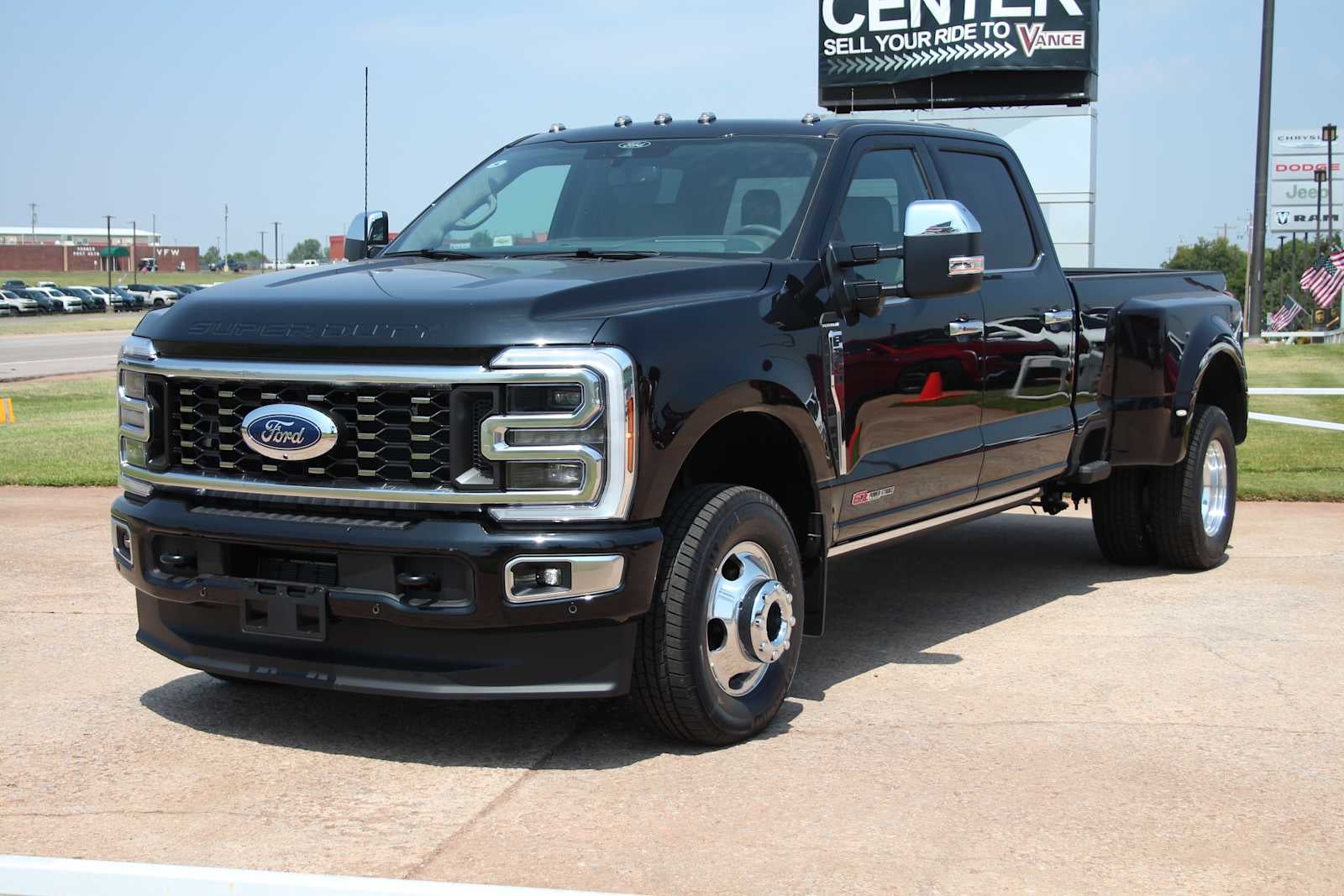 2026 Ford Super Duty F-350 DRW Pickup Platinum