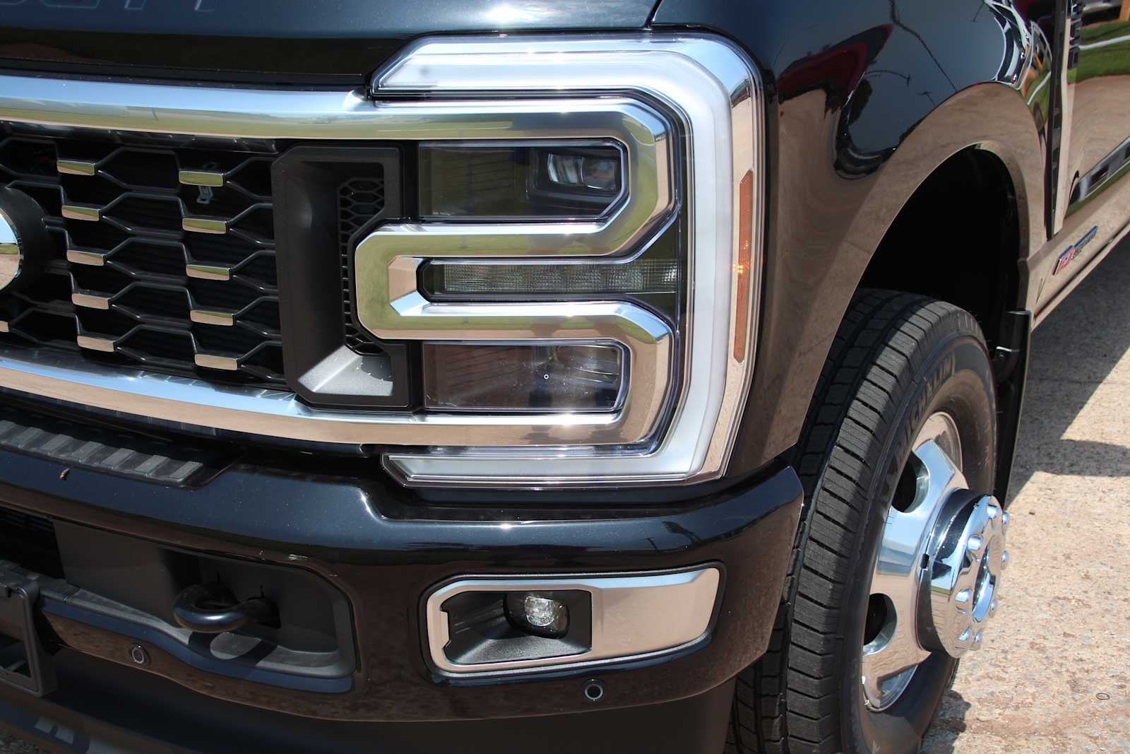 2026 Ford Super Duty F-350 DRW Pickup Platinum
