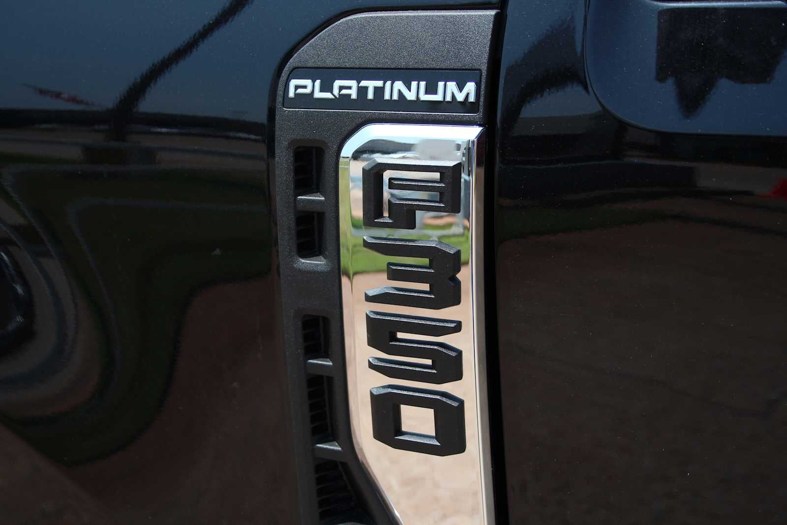 2026 Ford Super Duty F-350 DRW Pickup Platinum