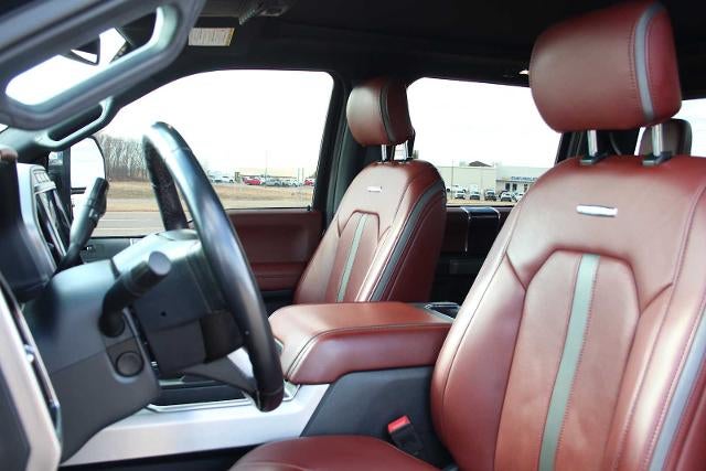 2022 Ford Super Duty F-350 DRW Platinum