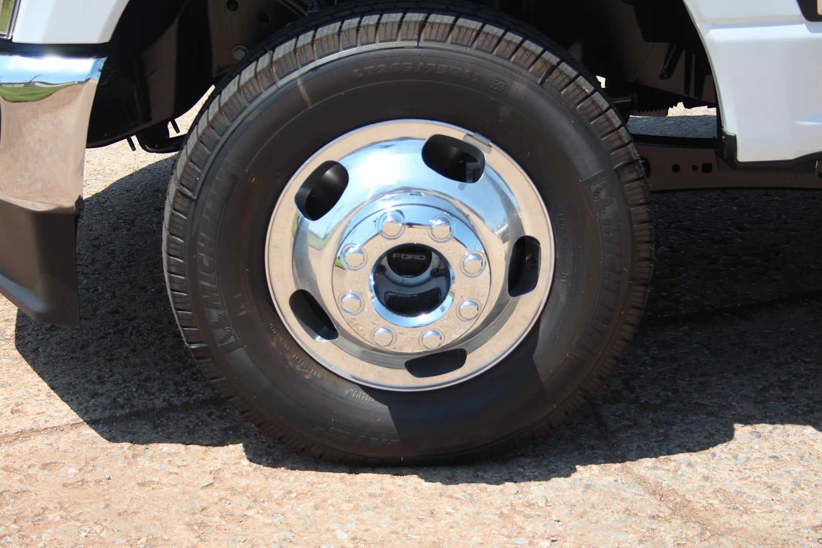 2026 Ford Super Duty F-350 DRW Pickup XLT