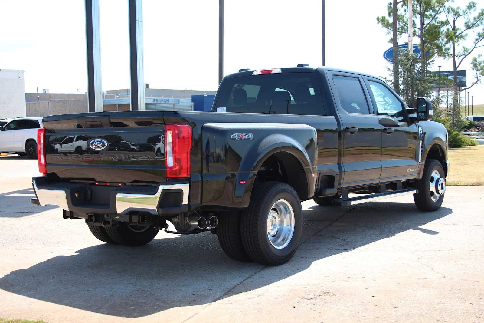2026 Ford Super Duty F-350 DRW Pickup XLT