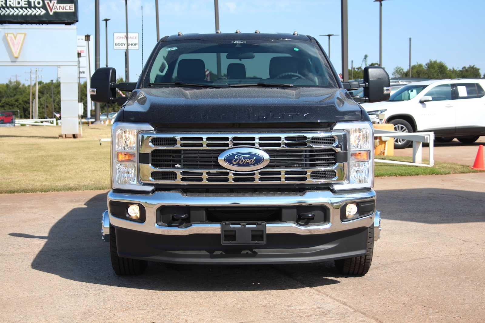 2026 Ford Super Duty F-350 DRW Pickup XLT