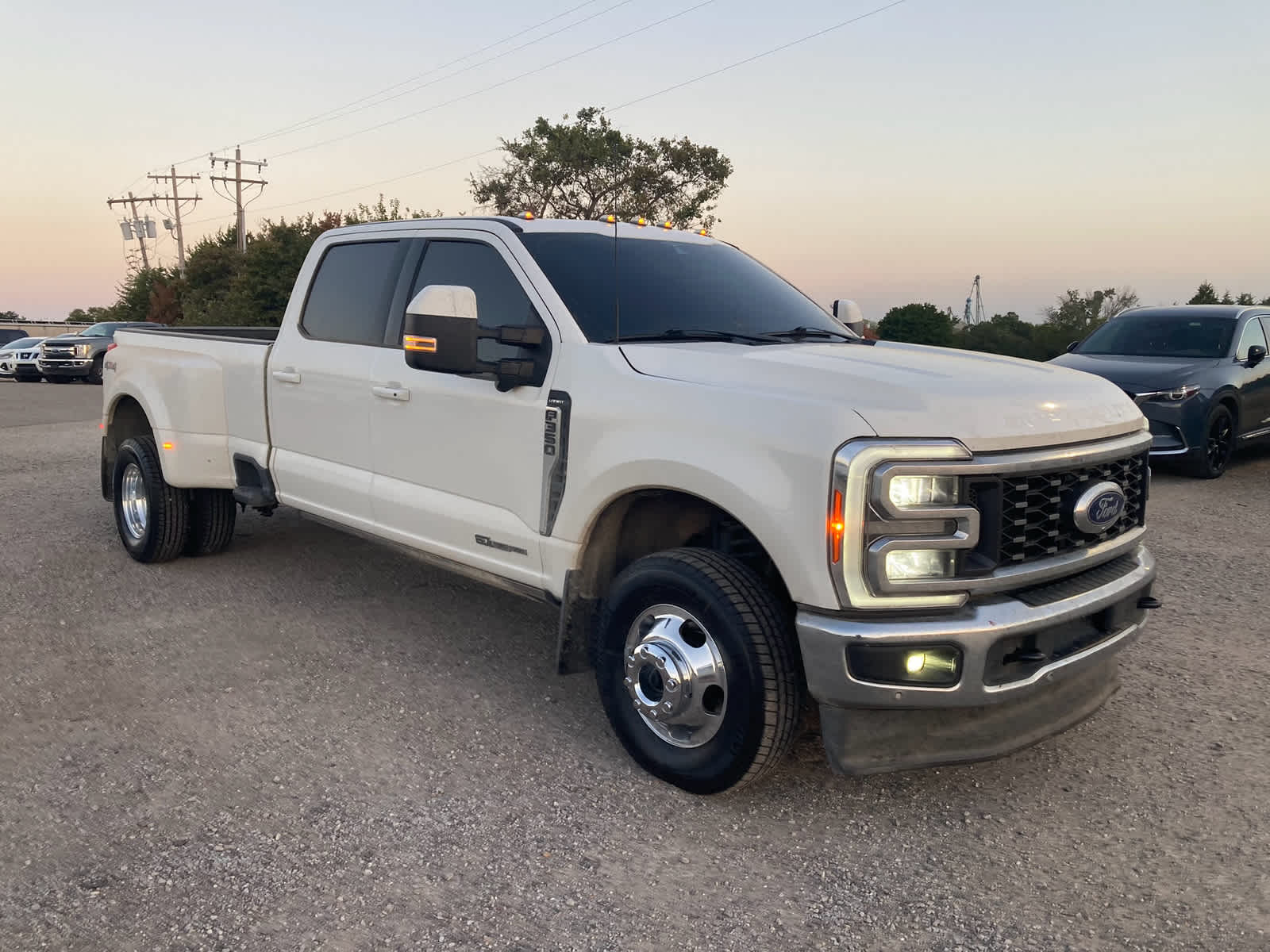 2023 Ford Super Duty F-350 DRW Pickup LARIAT