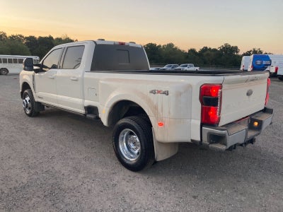 2023 Ford Super Duty F-350 DRW Pickup LARIAT