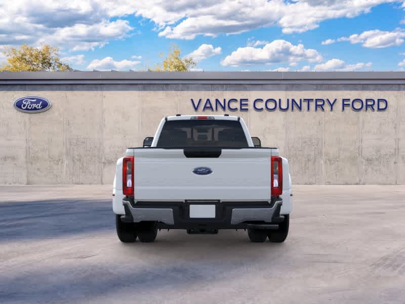 2026 Ford Super Duty F-350 DRW Pickup XLT