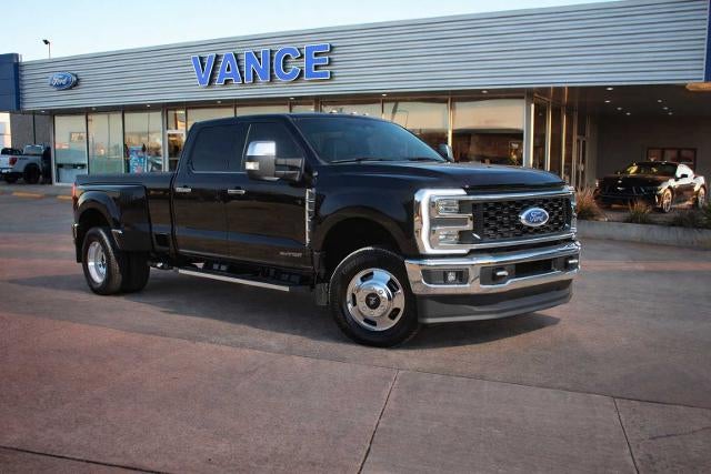 2024 Ford Super Duty F-350 DRW Pickup LARIAT