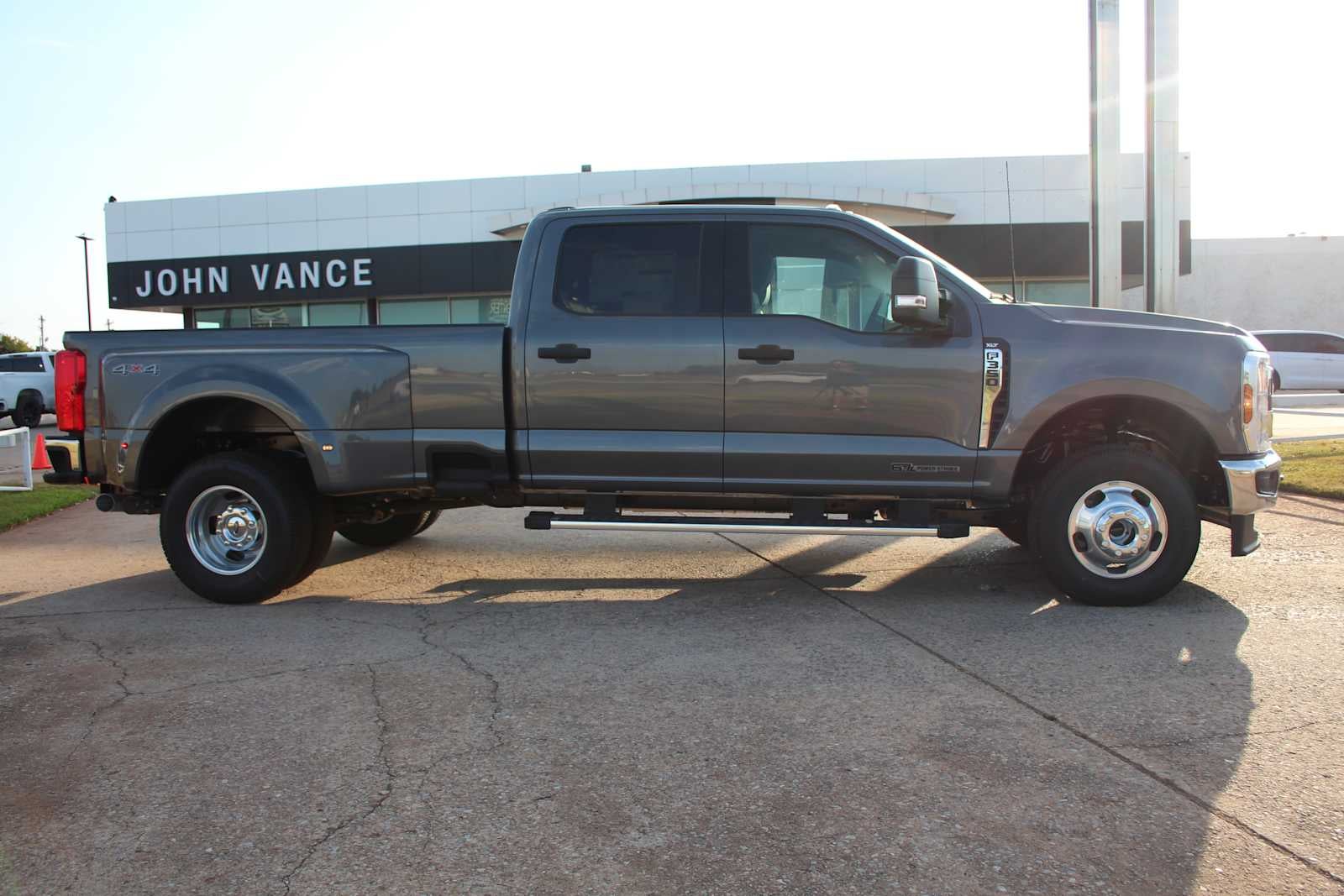 2026 Ford Super Duty F-350 DRW Pickup XLT