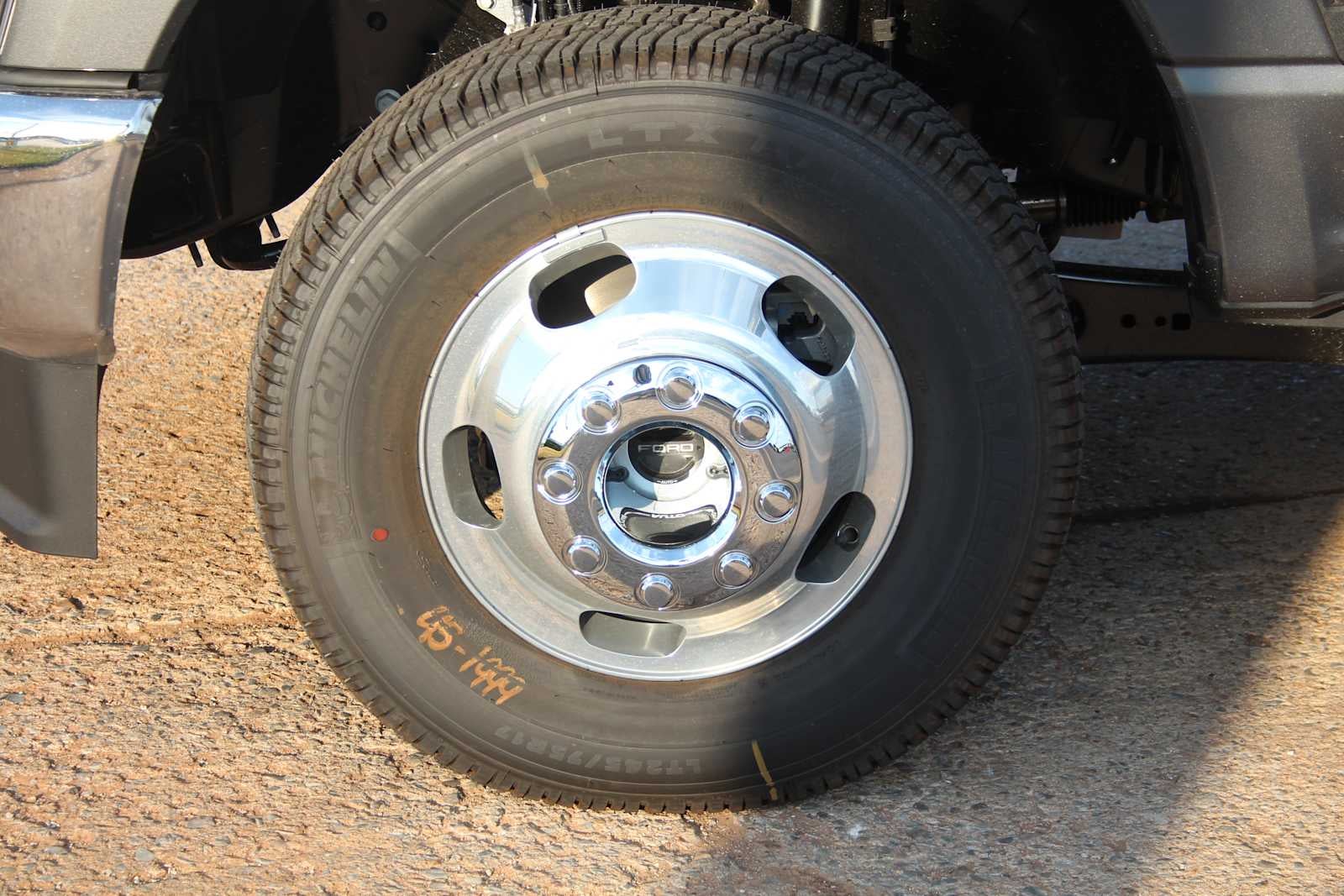 2026 Ford Super Duty F-350 DRW Pickup XLT