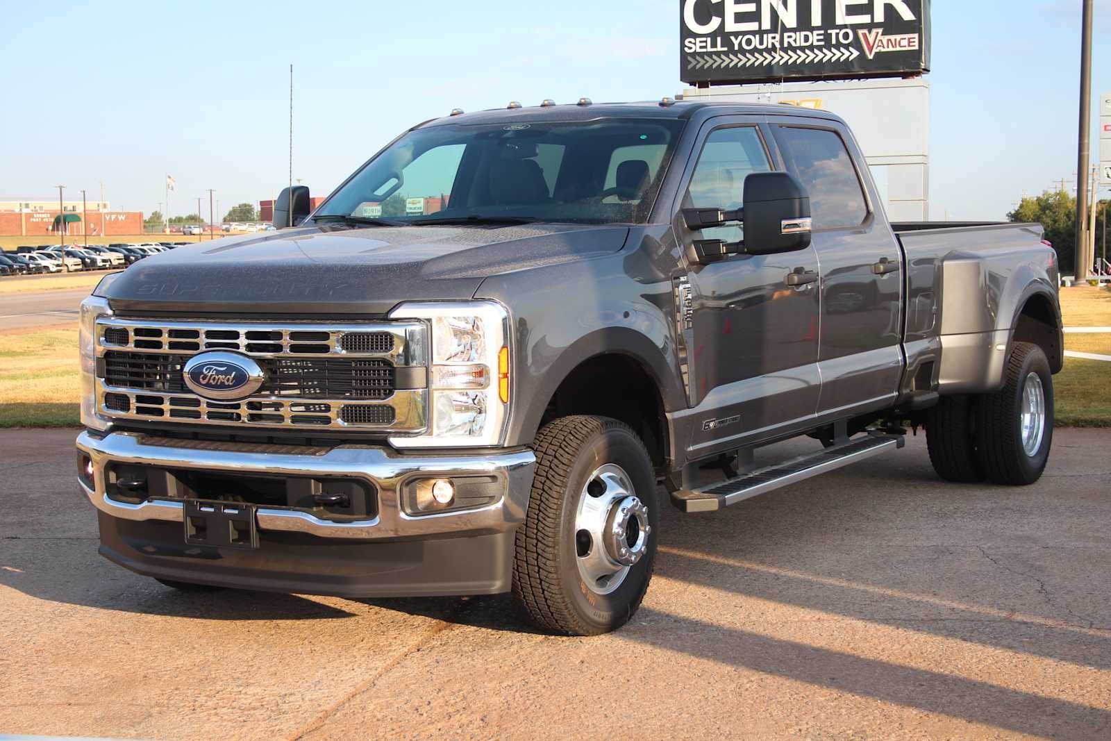 2026 Ford Super Duty F-350 DRW Pickup XLT