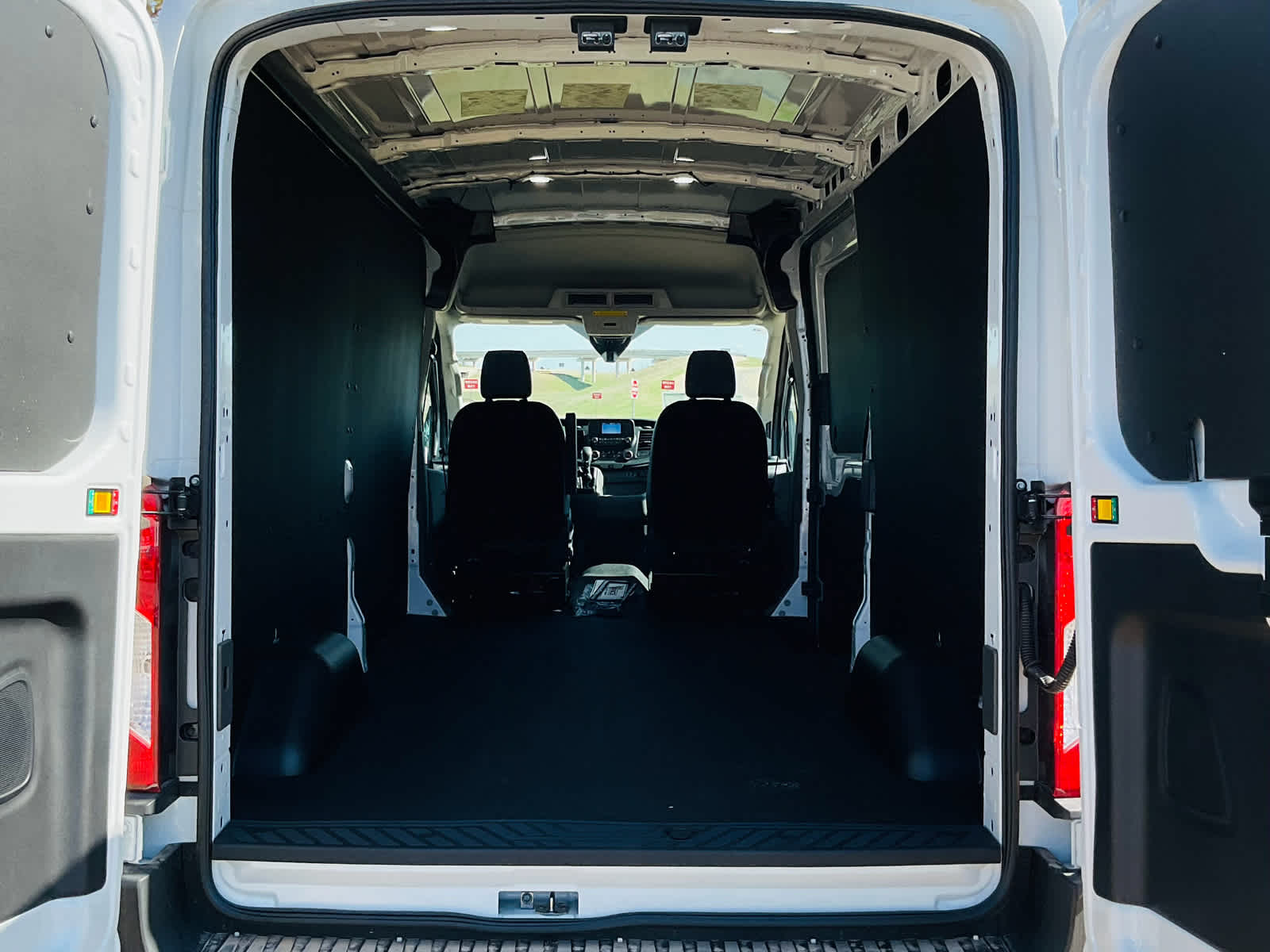 2025 Ford Transit Base