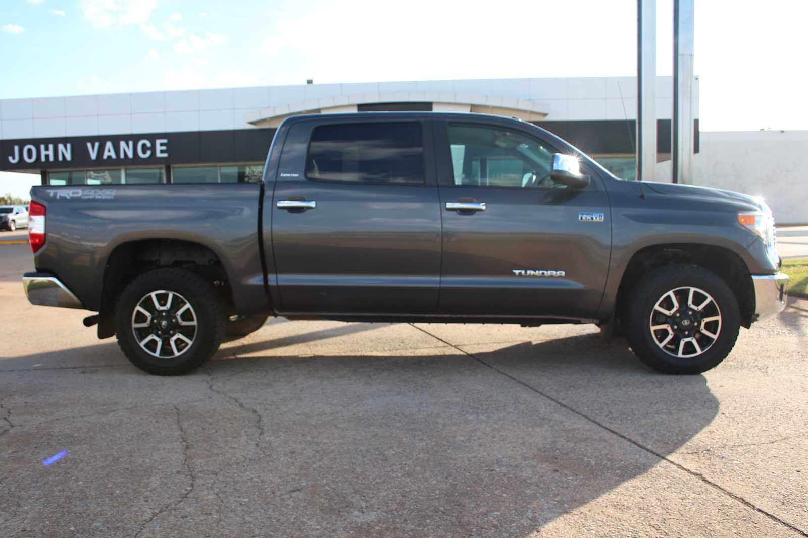 2016 Toyota Tundra LTD